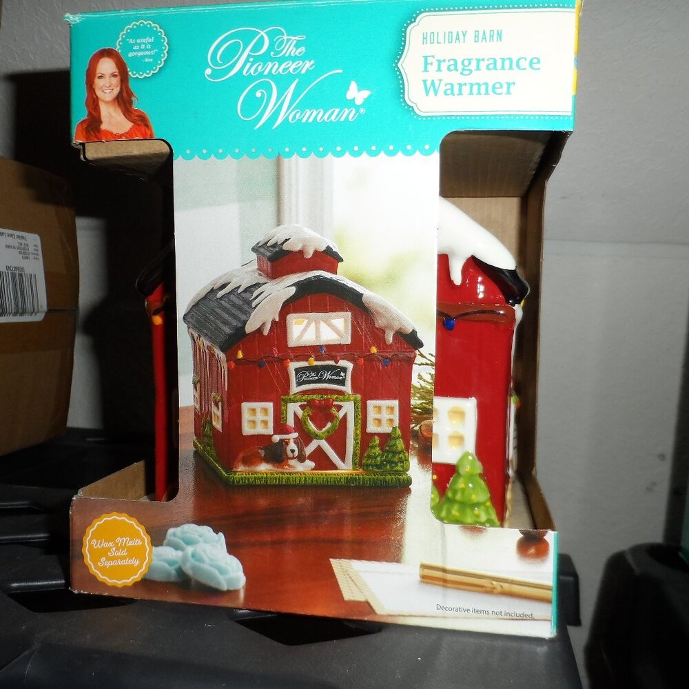 The Pioneer Woman Holiday Barn-Scented Wax Warmer-New in Box